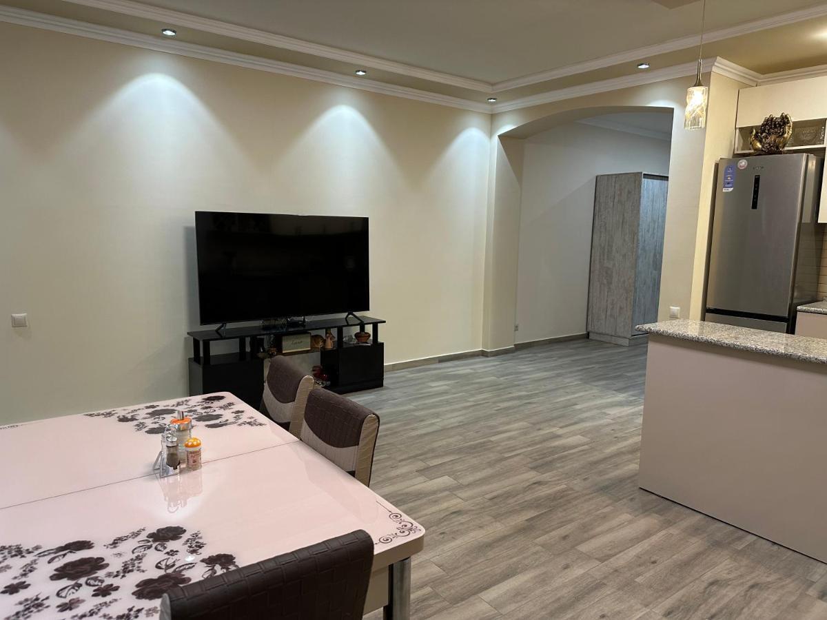 Our House Bed & Breakfast Vagharshapat Ngoại thất bức ảnh